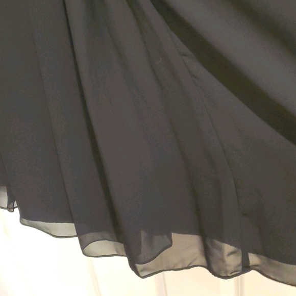 Gorgeous A line black dress - Picture 8 of 9